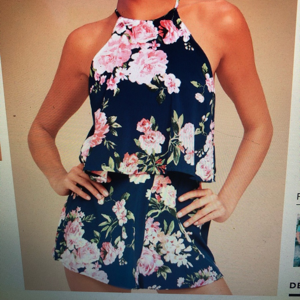 Lulus Size Small Navy Floral Romper